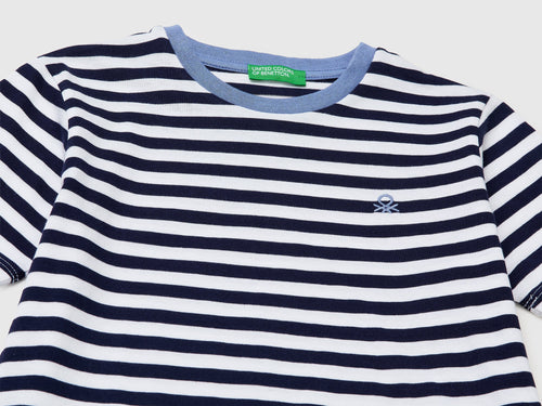Camiseta infantil de rayas azul marino – United Colors of Benetton