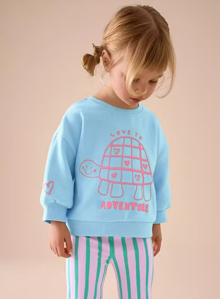 Set infantil Adventure con pantalón de rayas