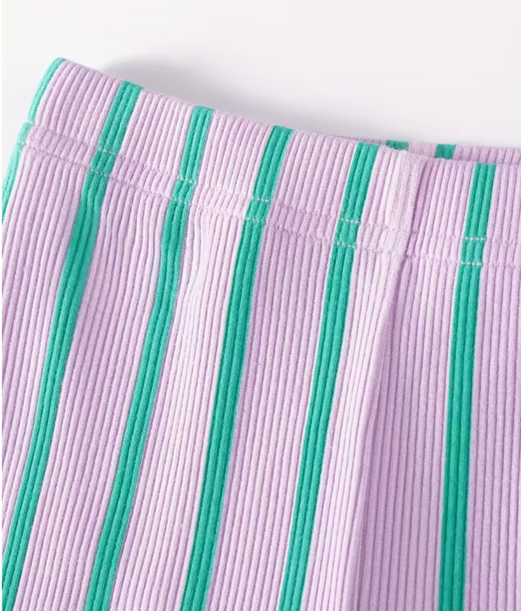 Set infantil Adventure con pantalón de rayas