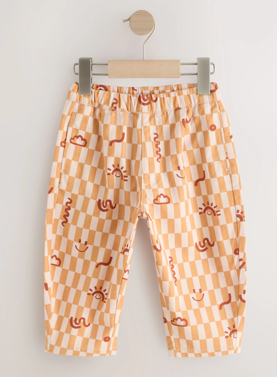 Pantalón amarillo con solcitos