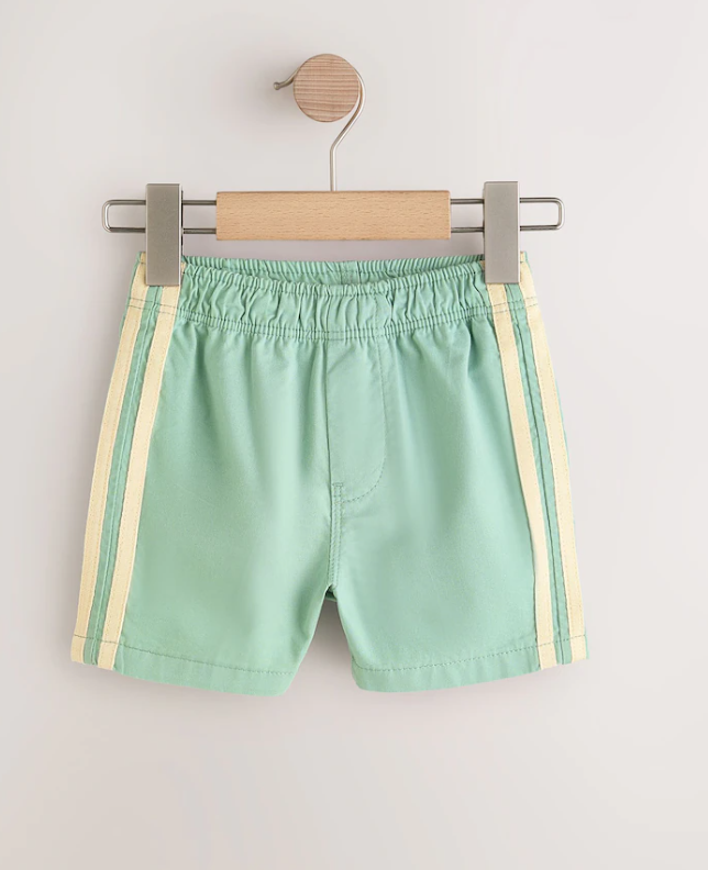 Short infantil con franjas laterales