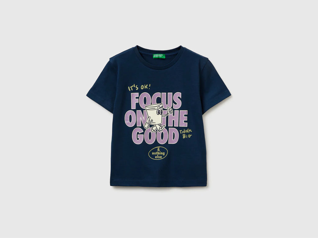 Camiseta infantil Focus on the Good – United Colors of Benetton - Entrega Inmediata